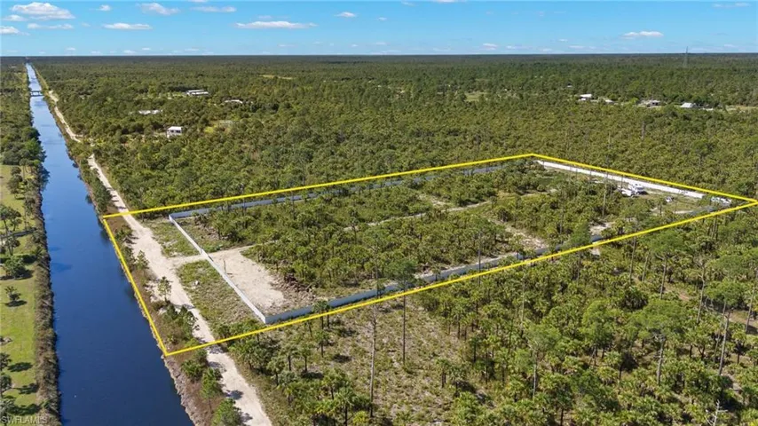 2455  Woodland Estates  RD, Naples, FL 34117