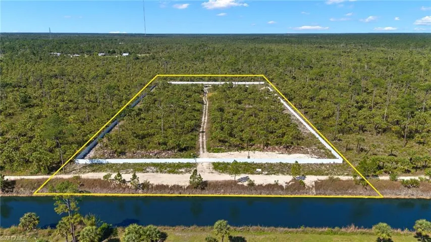 2455  Woodland Estates  RD, Naples, FL 34117