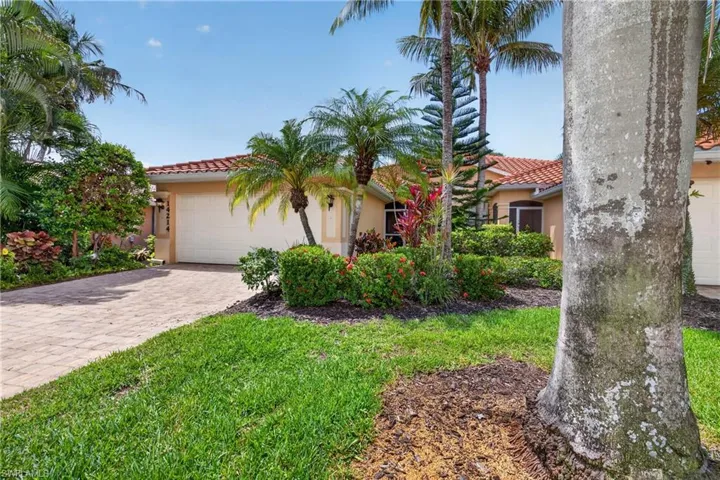 14214  Manchester  DR, Naples, FL 34114