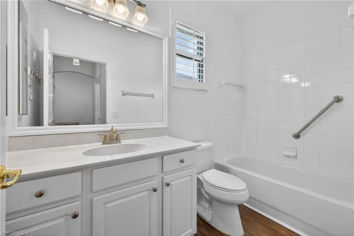 14214  Manchester  DR, Naples, FL 34114