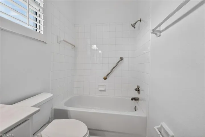 14214  Manchester  DR, Naples, FL 34114