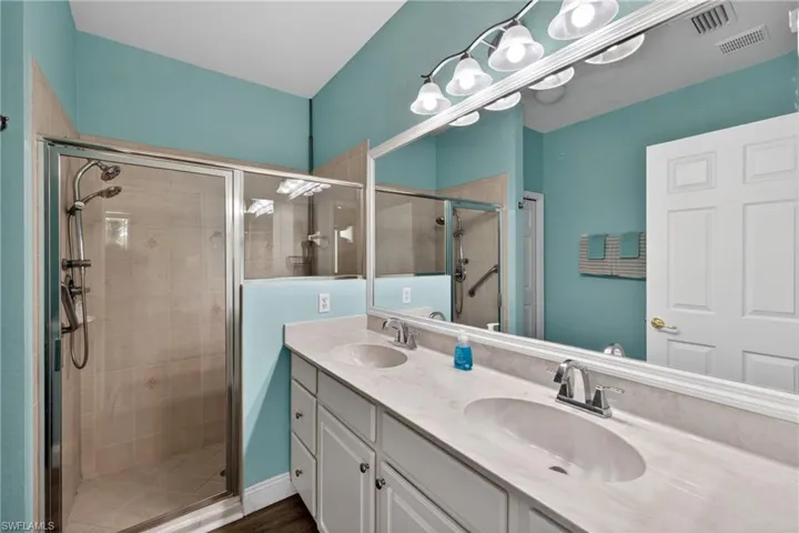 14214  Manchester  DR, Naples, FL 34114