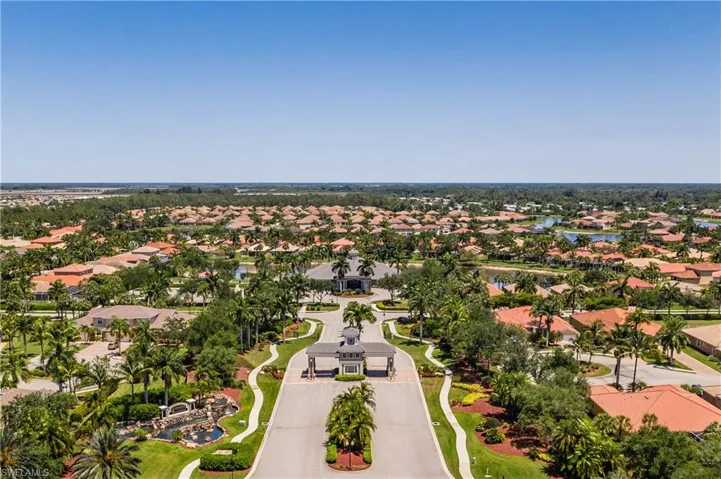 14214  Manchester  DR, Naples, FL 34114