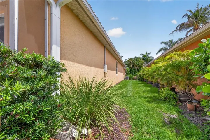 14214  Manchester  DR, Naples, FL 34114