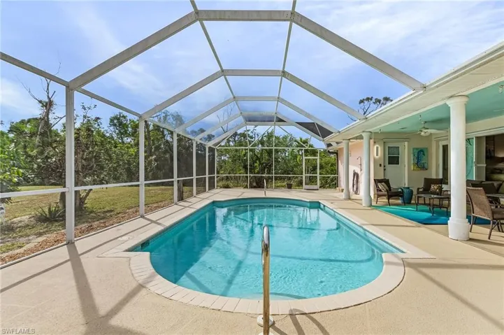 Heated screened in pool