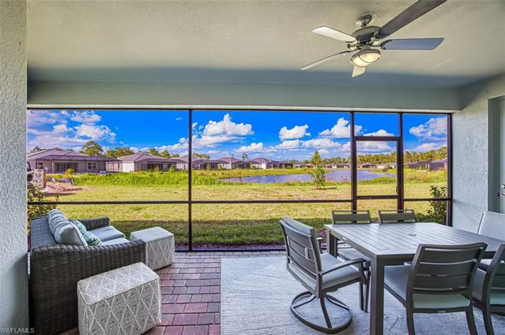 Sunroom with ceiling fan