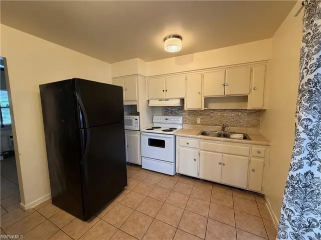 4902 Victoria Dr 1, Cape Coral, Florida 33904