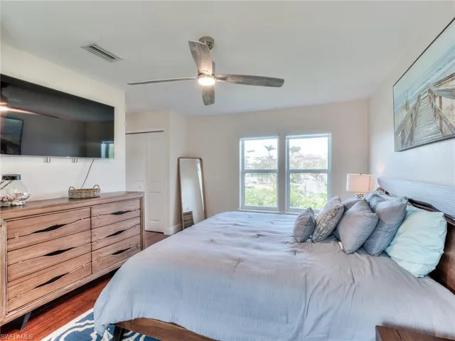 1511  Angel  DR, Sanibel, FL 33957