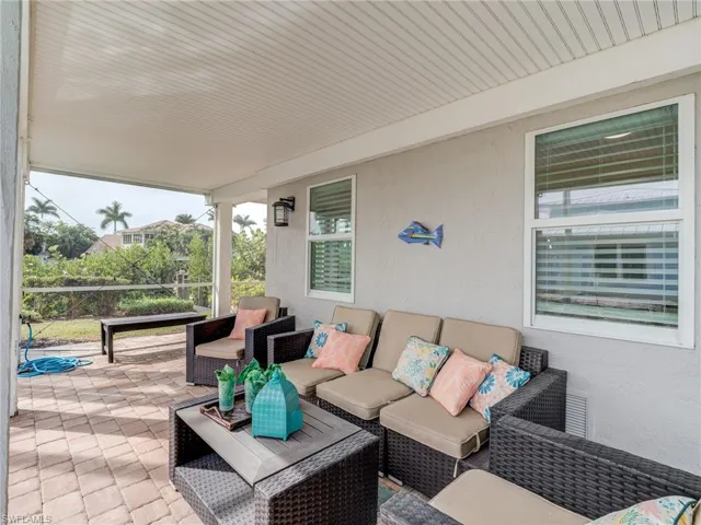 1511  Angel  DR, Sanibel, FL 33957