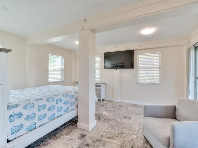 1511  Angel  DR, Sanibel, FL 33957