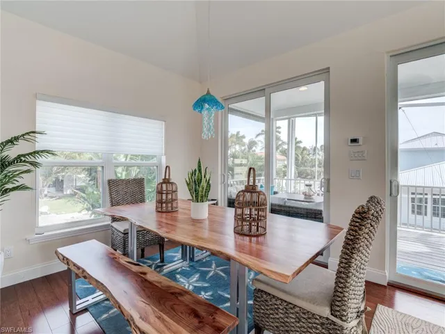 1511  Angel  DR, Sanibel, FL 33957