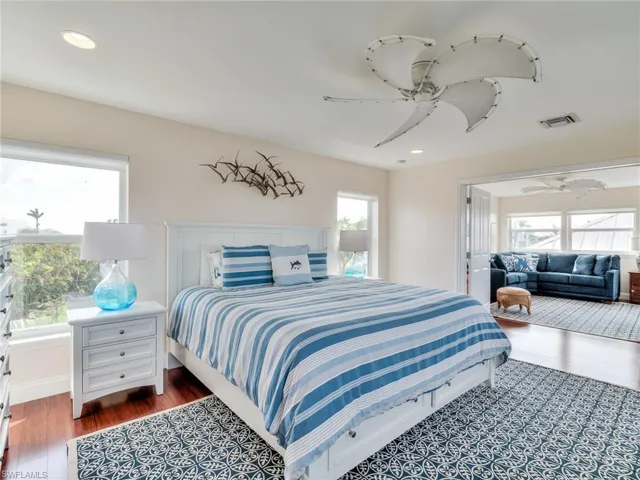 1511  Angel  DR, Sanibel, FL 33957