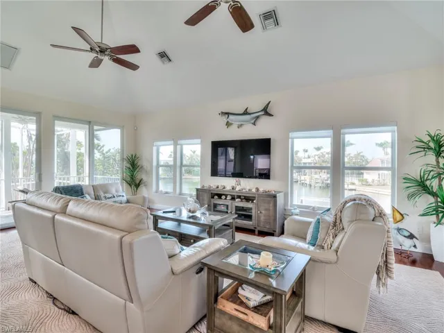 1511  Angel  DR, Sanibel, FL 33957
