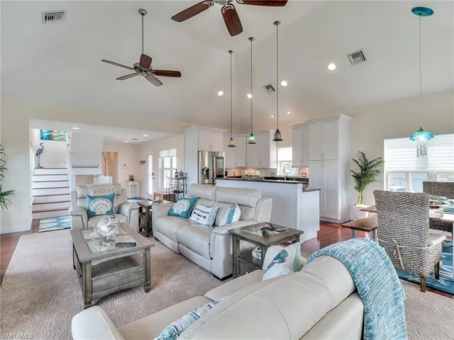 1511  Angel  DR, Sanibel, FL 33957