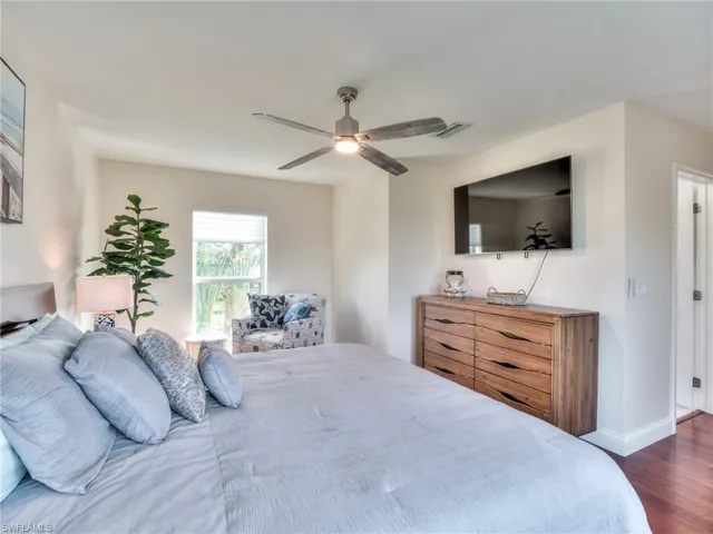 1511  Angel  DR, Sanibel, FL 33957