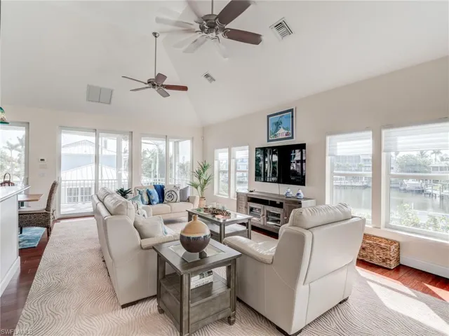1511  Angel  DR, Sanibel, FL 33957