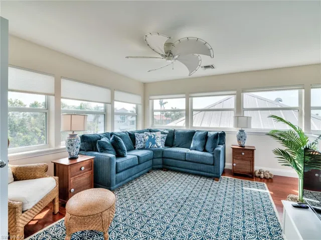 1511  Angel  DR, Sanibel, FL 33957