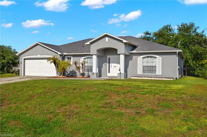 3102  Fiona  CT, Lehigh Acres, FL 33976