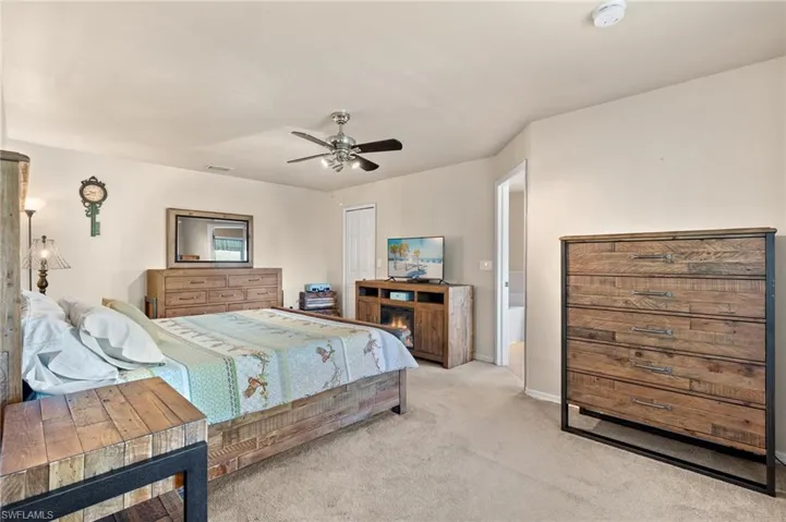 3102  Fiona  CT, Lehigh Acres, FL 33976