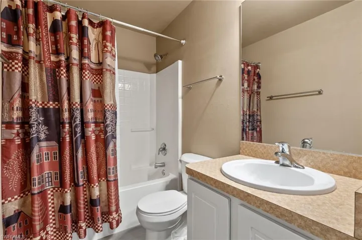 3102  Fiona  CT, Lehigh Acres, FL 33976