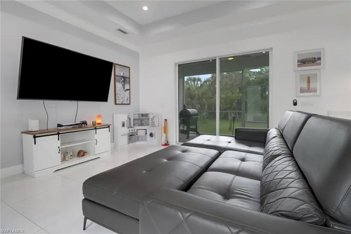 831 20th St Ne, Naples Fl 34120