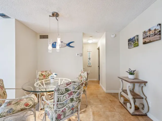 578  Broad S AVE, Naples, FL 34102