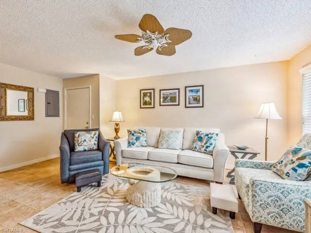 578  Broad S AVE, Naples, FL 34102