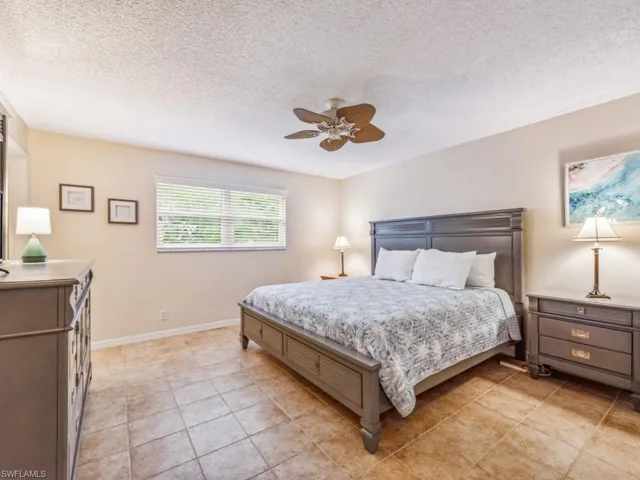 578  Broad S AVE, Naples, FL 34102