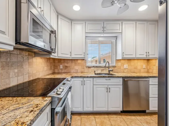578  Broad S AVE, Naples, FL 34102