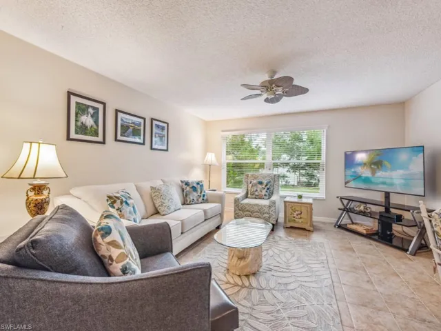 578  Broad S AVE, Naples, FL 34102