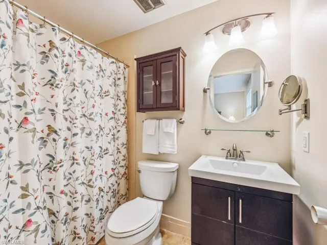 578  Broad S AVE, Naples, FL 34102