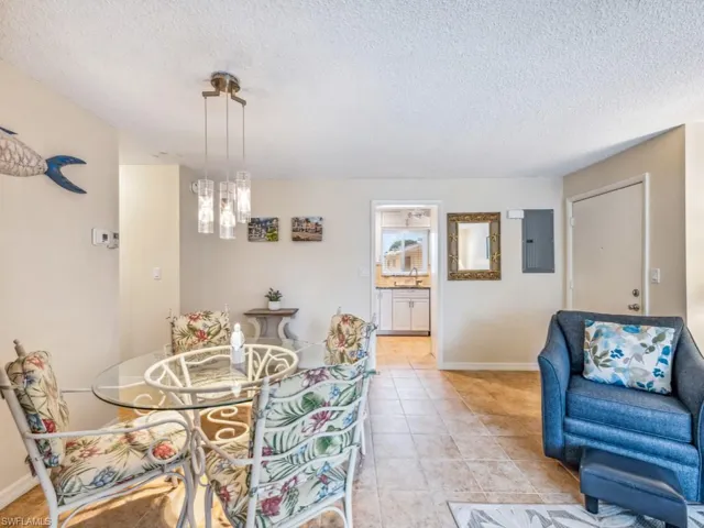 578  Broad S AVE, Naples, FL 34102