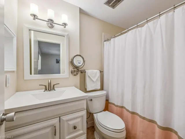 578  Broad S AVE, Naples, FL 34102