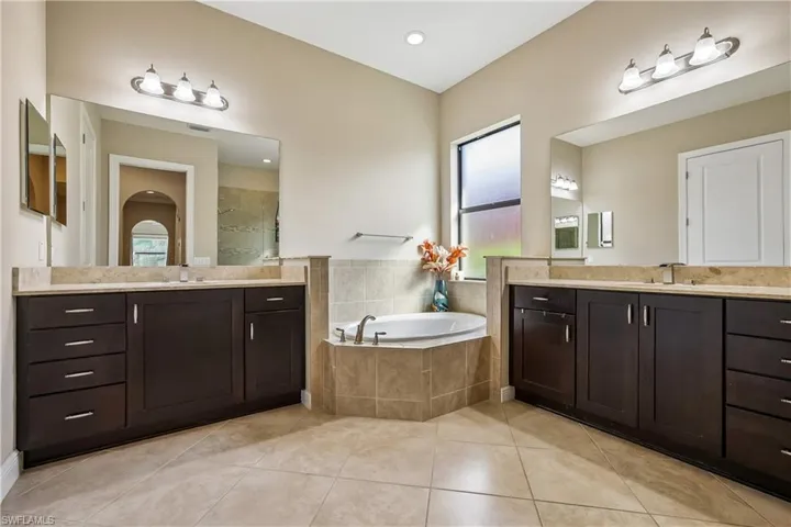 10100 Belcrest Blvd, Fort Myers, Florida 33913