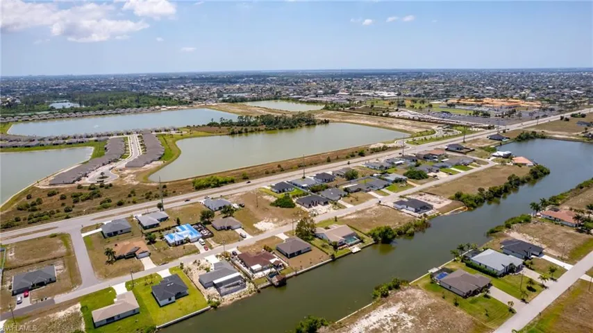 1015 Nw 8th Ter, Cape Coral Fl 33993