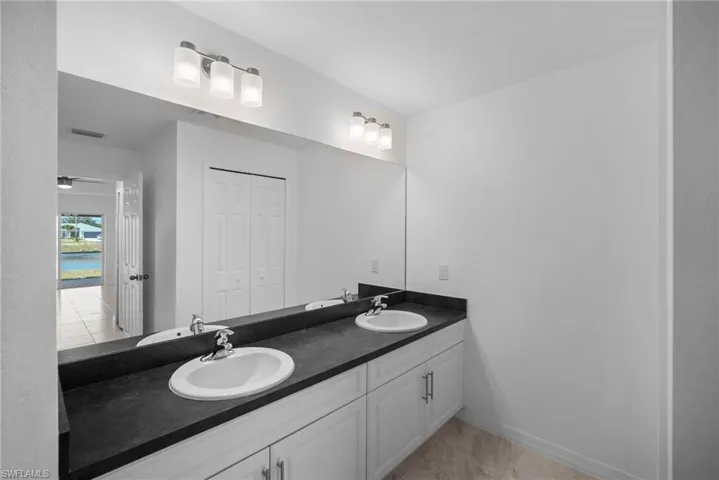 1015 Nw 8th Ter, Cape Coral Fl 33993