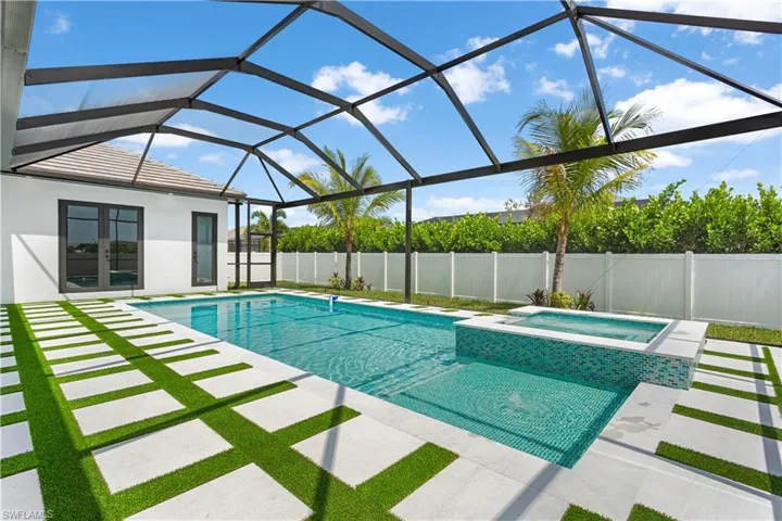 Enjoy DELIGHTFUL NORTHERN rear exposure, providing cooler & shaded area for OUTDOOR RELAXATION, whether you're swimming, unwinding in spa or BBQ grilling!