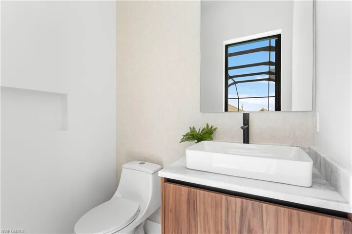 Pool HALF Bathroom for commodious trips while enjoying BBQ area, swiming or spa