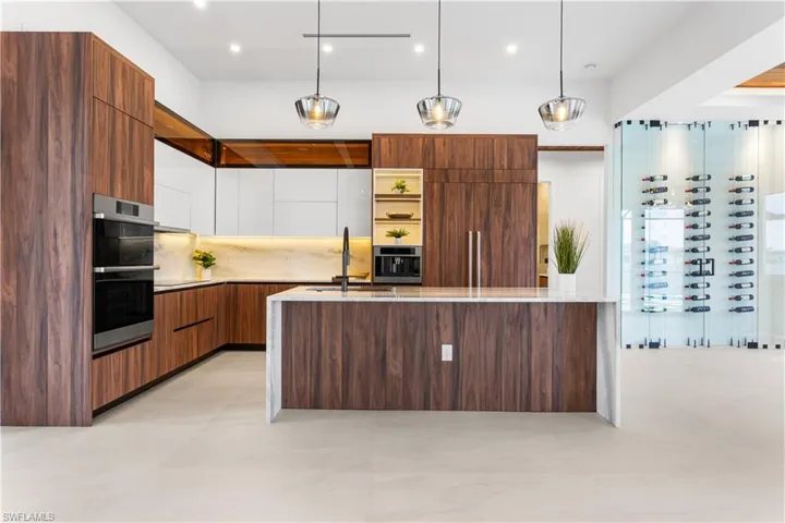 Discover MESMERIZING GOURMET KITCHEN!