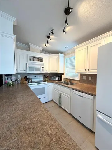 4521 Sawmill Dr E, Estero, Florida 33928