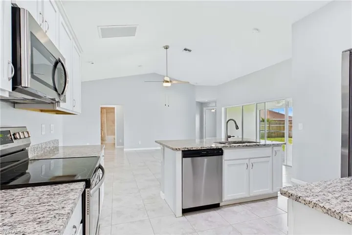 A chef-inspired space where cooking, conversation, and connection come together effortlessly.