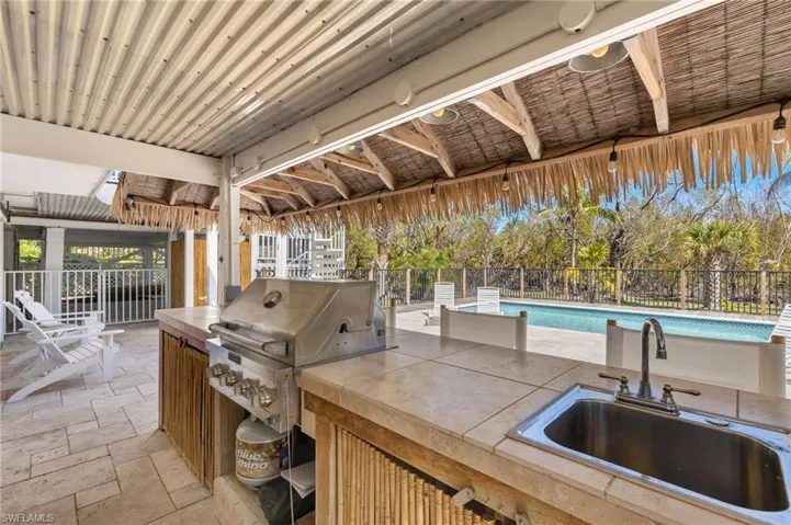 Tiki Bar/Outdoor Kitchen