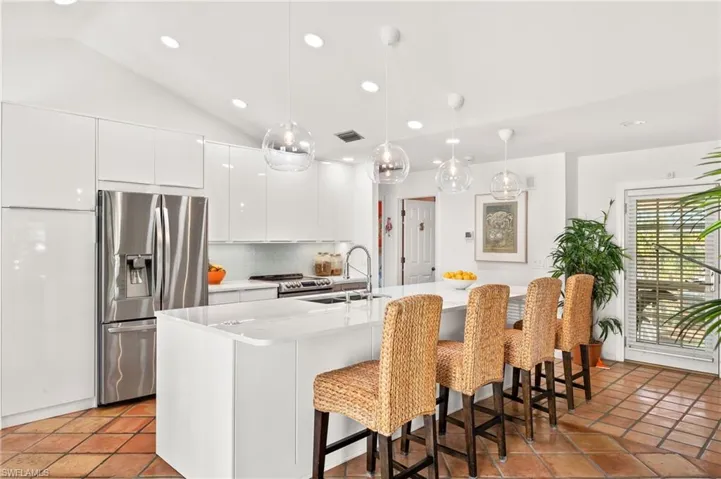 Kitchen/Breakfast Bar