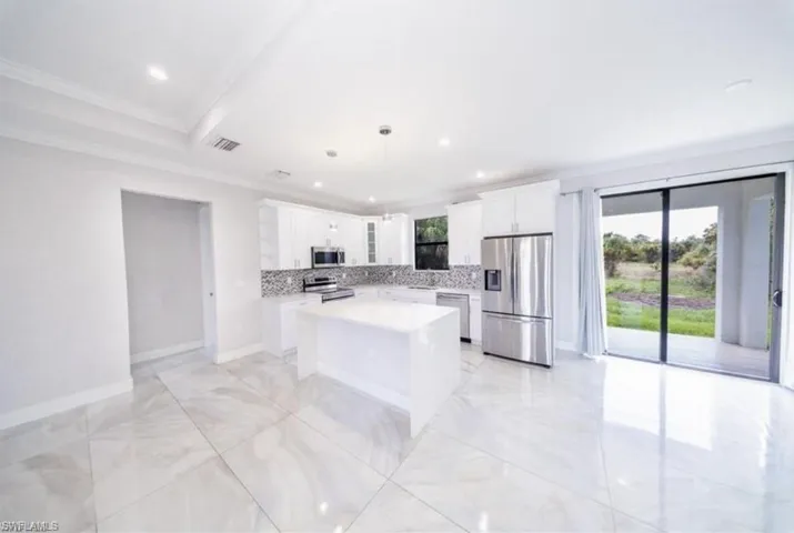 808 37th Ave Nw, Naples, Florida 34120