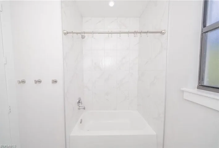 808 37th Ave Nw, Naples, Florida 34120