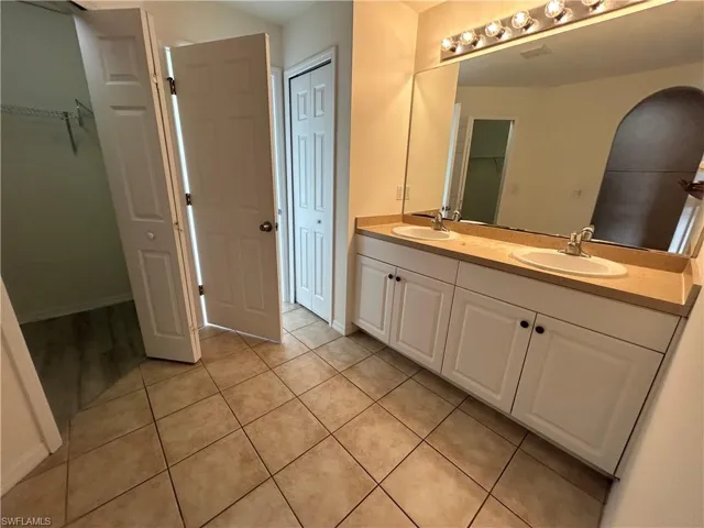 1426 Nw 12th St, Cape Coral, Florida 33993