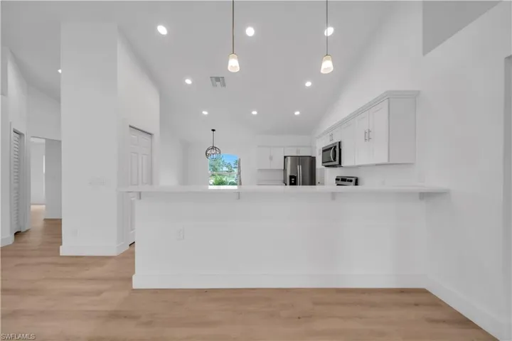 2007 Nw 21st St, Cape Coral, Florida 33993