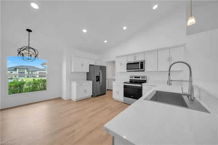 2007 Nw 21st St, Cape Coral, Florida 33993