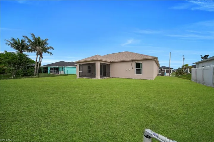 2007 Nw 21st St, Cape Coral, Florida 33993