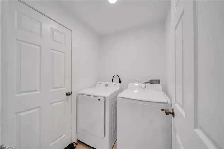 2007 Nw 21st St, Cape Coral, Florida 33993